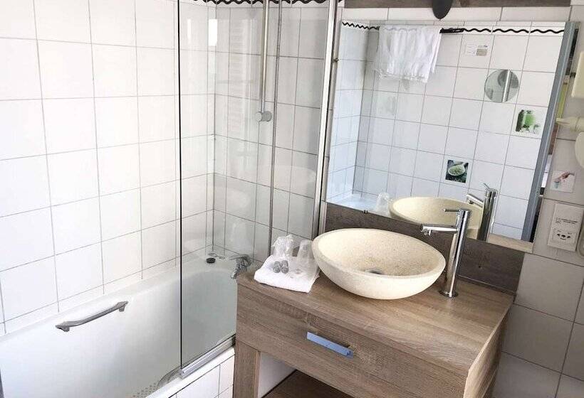 Brit Hotel Aux Sacres Reims Centre