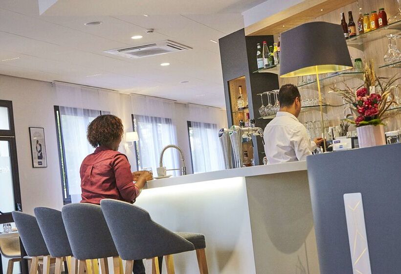 ホテル Kyriad Paris Ouest   Bezons La Défense