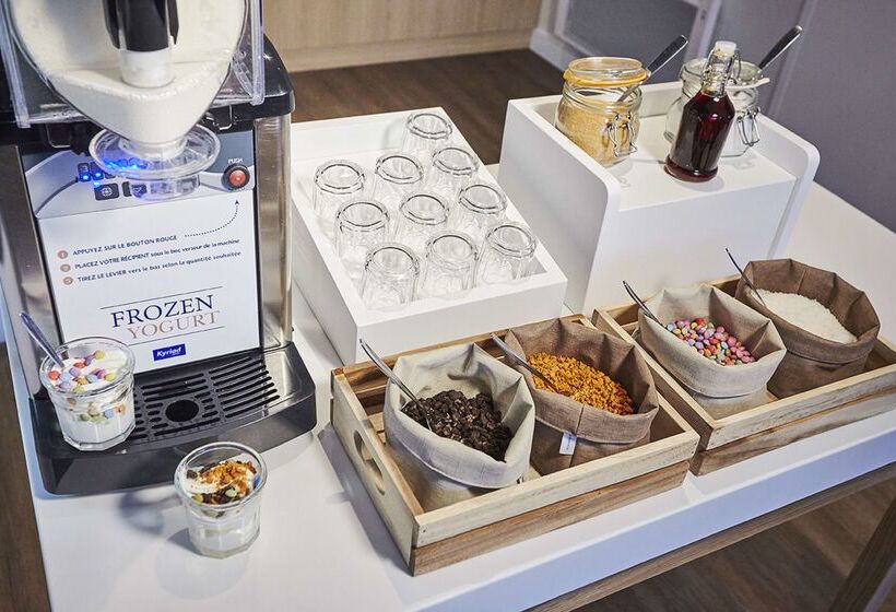 ホテル Kyriad Paris Ouest   Bezons La Défense