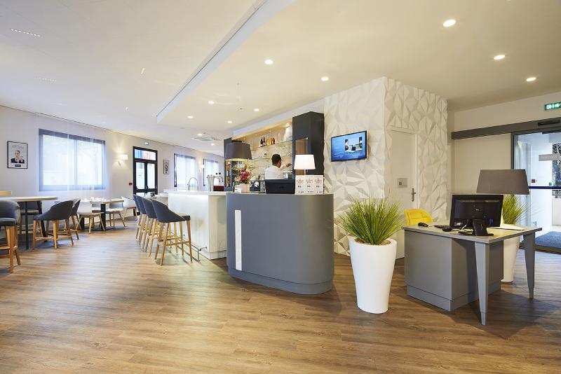 ホテル Kyriad Paris Ouest   Bezons La Défense