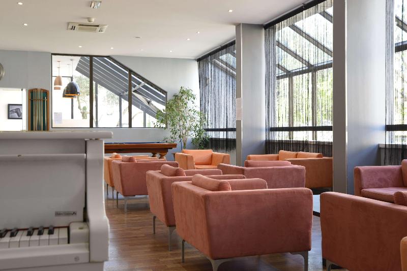 هتل Atrium Arles Centre