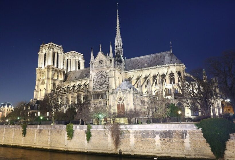 هتل De Notre Dame