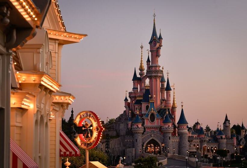 בית מלון כפרי Disney Newport Bay Club