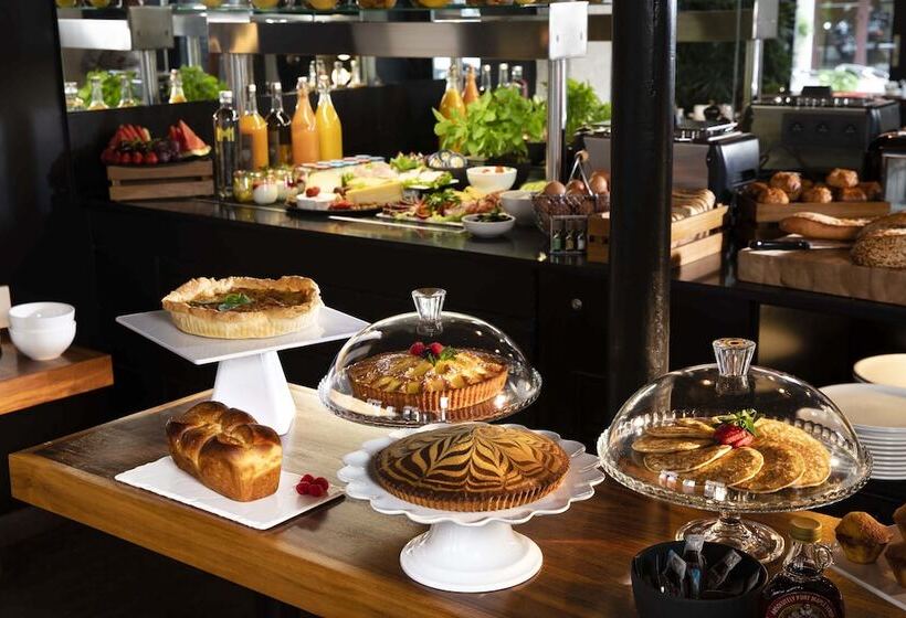 Отель Maxim Folies