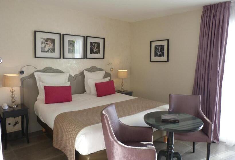 호텔 La Bastide De L'oliveraie