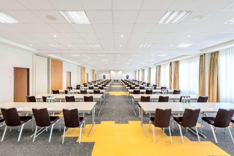 هتل NH Leipzig Messe