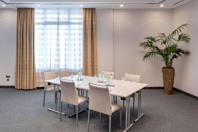 هتل NH Stuttgart Airport