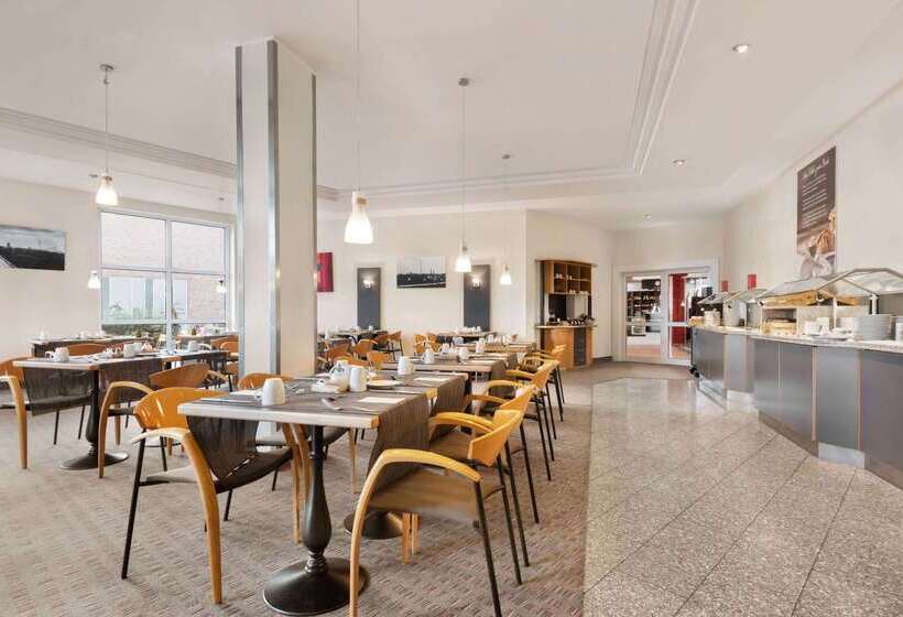فندق Ramada By Wyndham Bottrop City