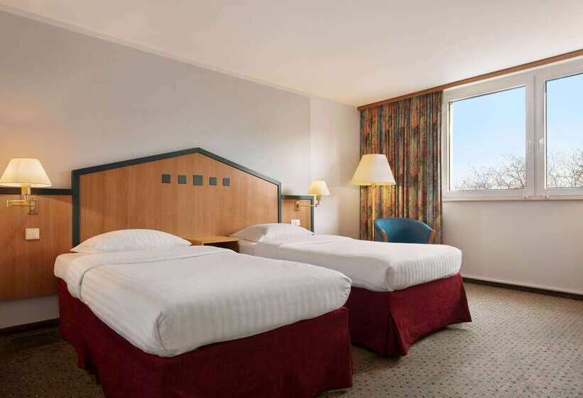 فندق Ramada By Wyndham Bottrop City