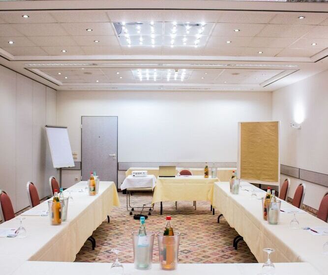 فندق Ramada By Wyndham Bottrop City
