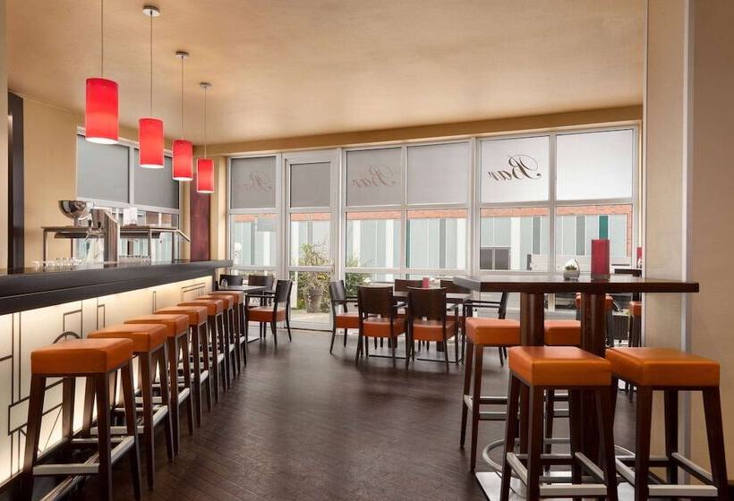 فندق Ramada By Wyndham Bottrop City