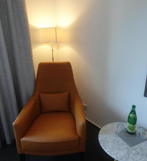 هتل & Weinhaus Zum Schwarzen Bären