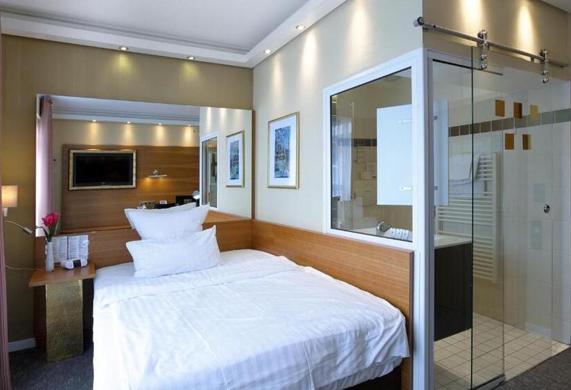 هتل Kleiner Riesen