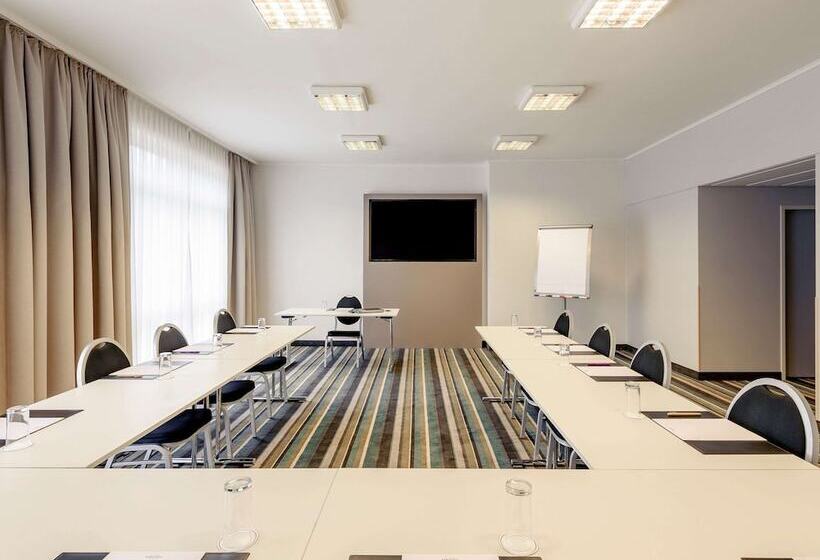 בית מלון כפרי Mercure  Dusseldorf Kaarst