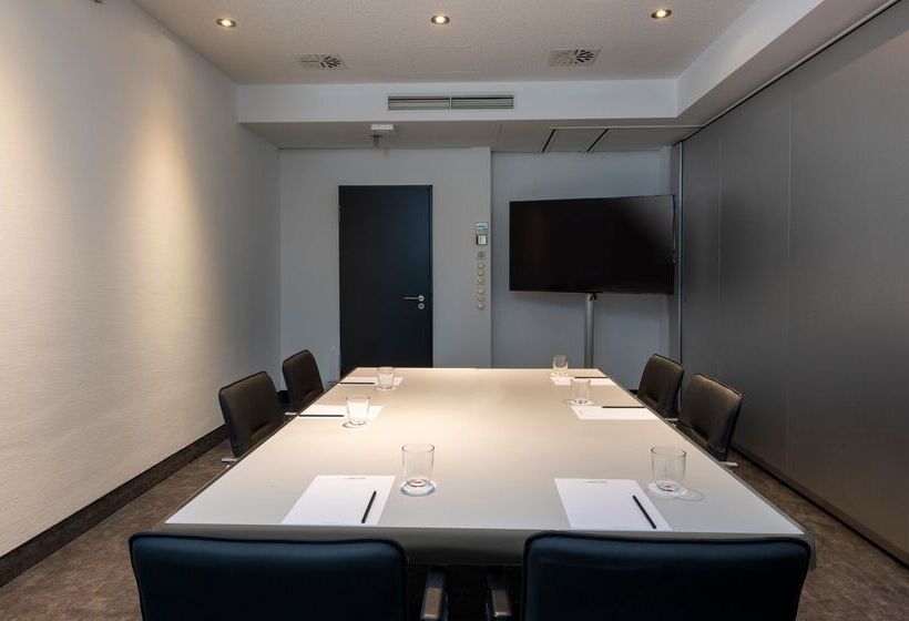 هتل Four Ratingen Dusseldorf Airport