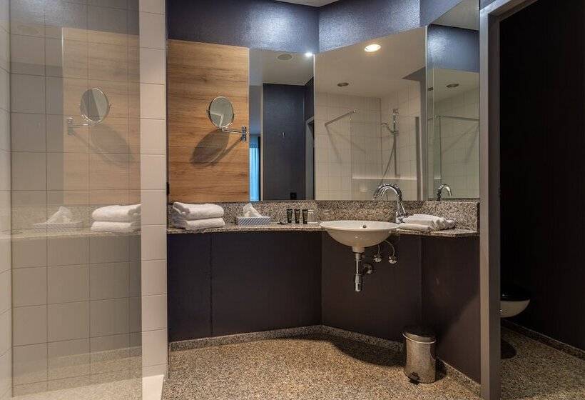 هتل Four Ratingen Dusseldorf Airport