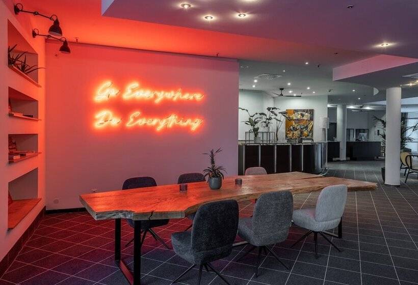 هتل Four Ratingen Dusseldorf Airport