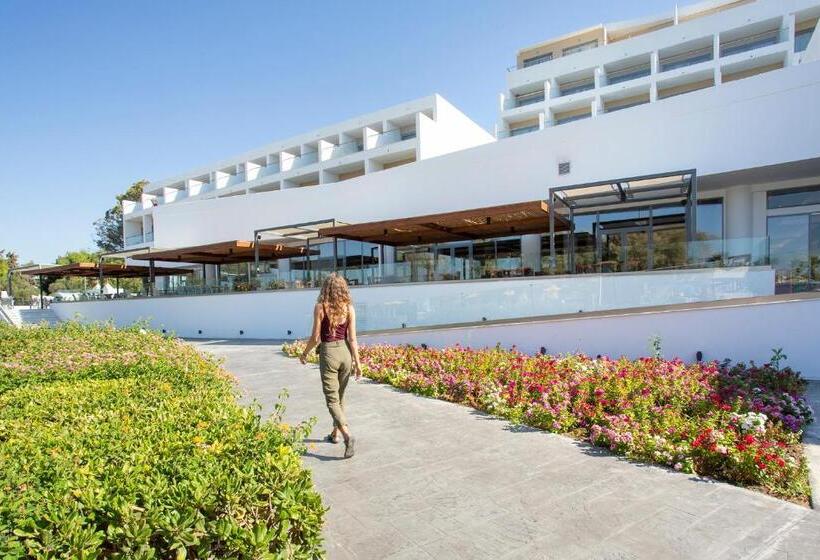 استراحتگاه Doreta Beach