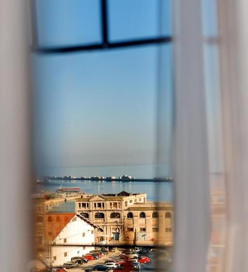 هتل Mediterranean Palace
