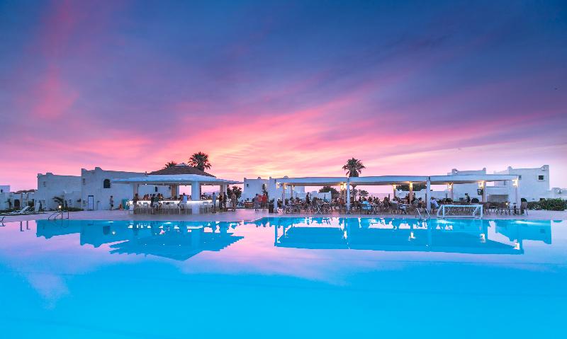 هتل The Aeolos Beach