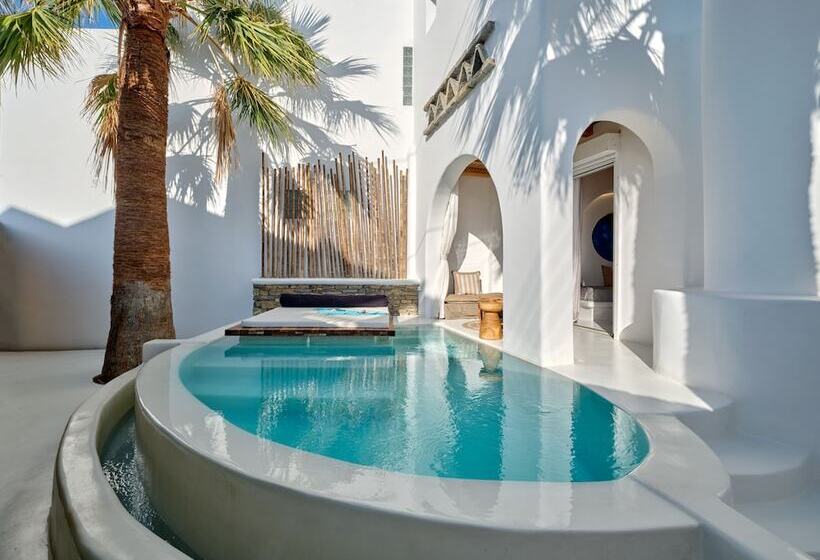 Zefi Hotel & Suites