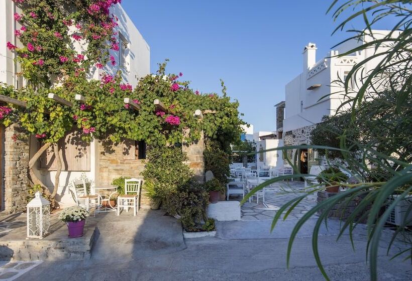 Zefi Hotel & Suites