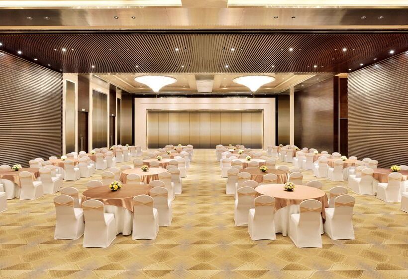 בית מלון כפרי Radisson Blu Coimbatore