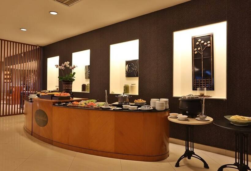 هتل Aryaduta Manado