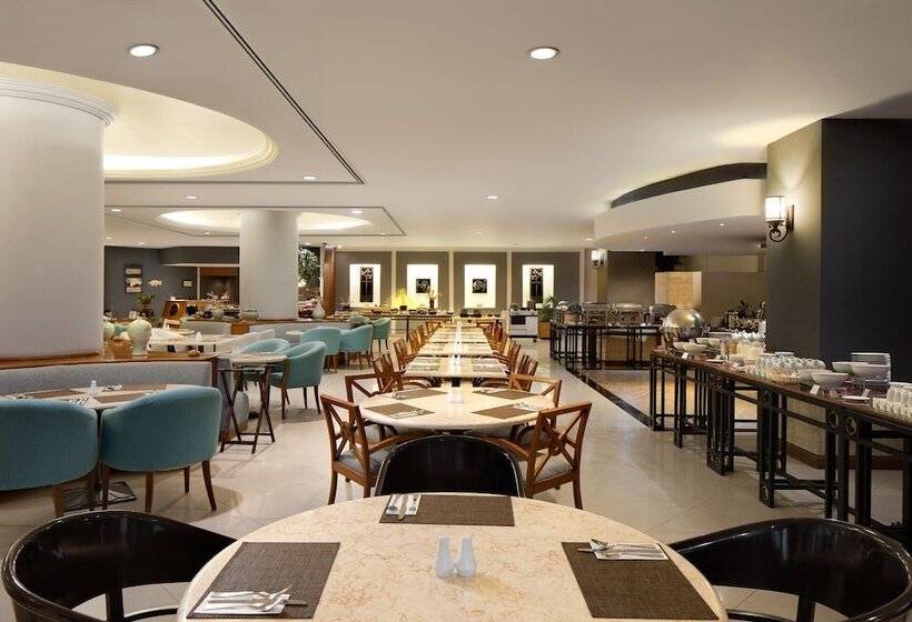 هتل Aryaduta Manado