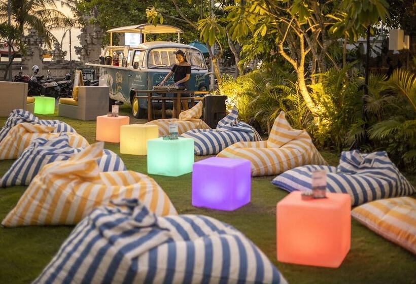 فندق Away Bali Legian Camakila Resort