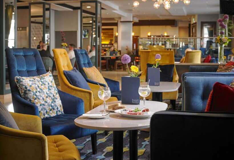 בית מלון כפרי Camden Court