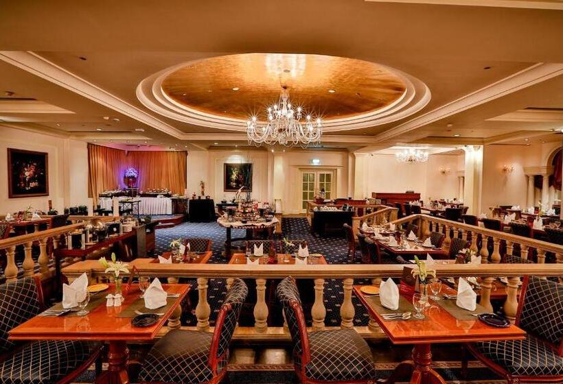 هتل Crowne Plaza Chennai Adyar Park