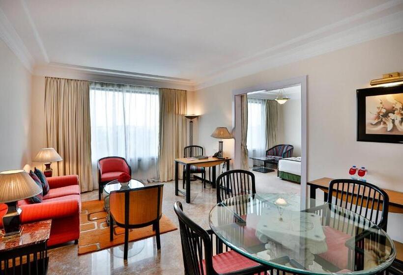 هتل Crowne Plaza Chennai Adyar Park