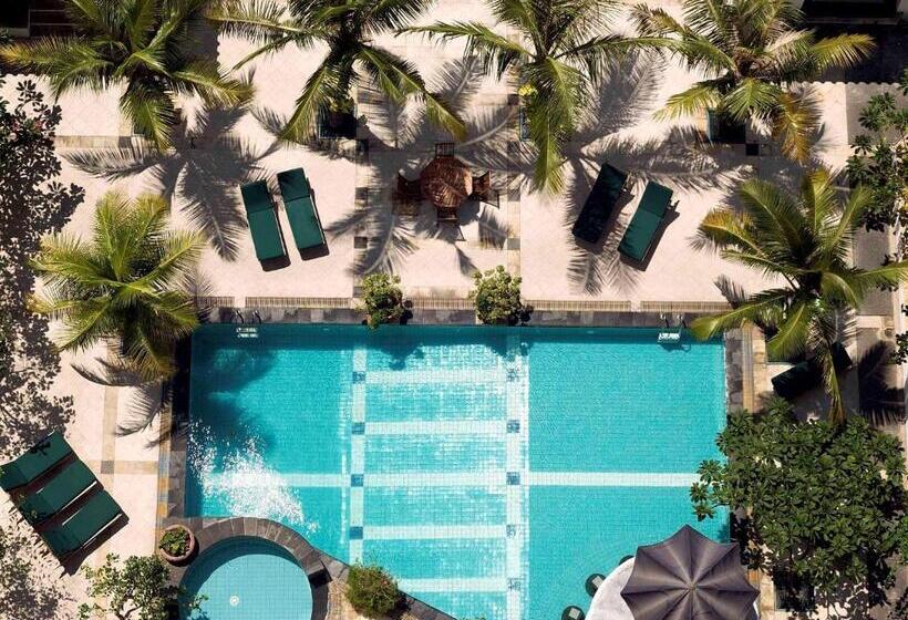 هتل Mercure Jakarta Kota