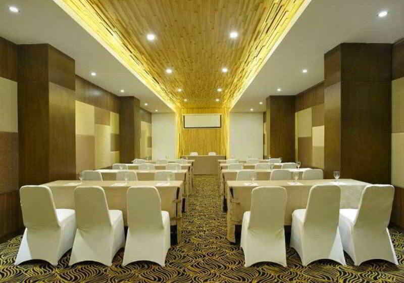 هتل Santika Pandegiling Surabaya