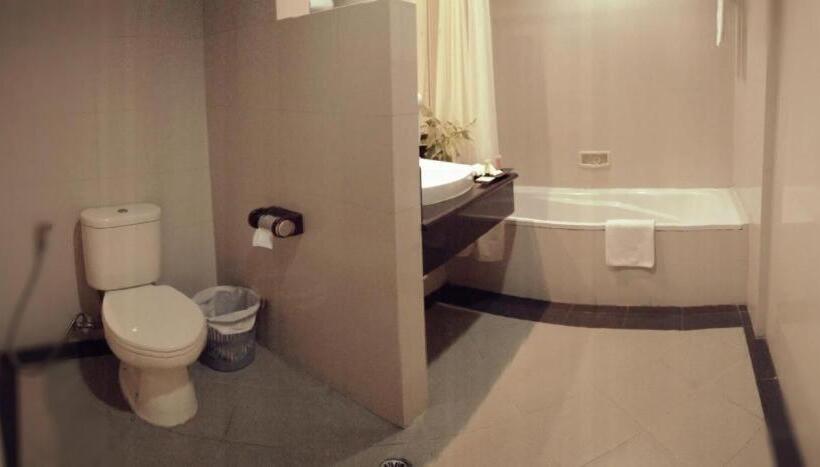 هتل Tarakan Plaza