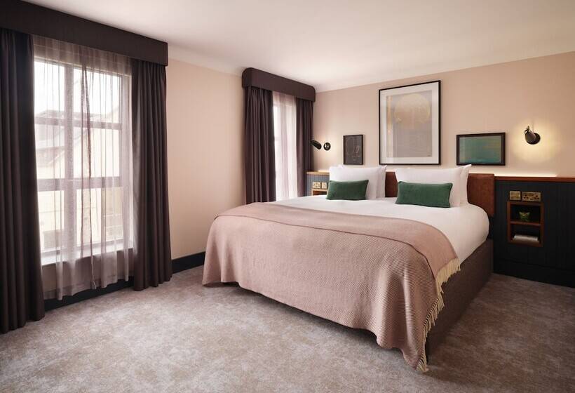 בית מלון כפרי The Alex