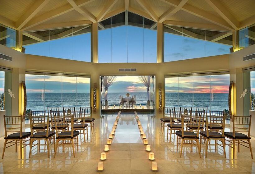 هتل The Seminyak Beach Resort & Spa