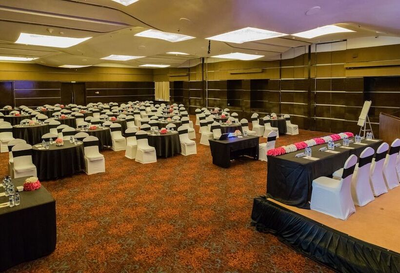 The Residence Hotel & Apartments