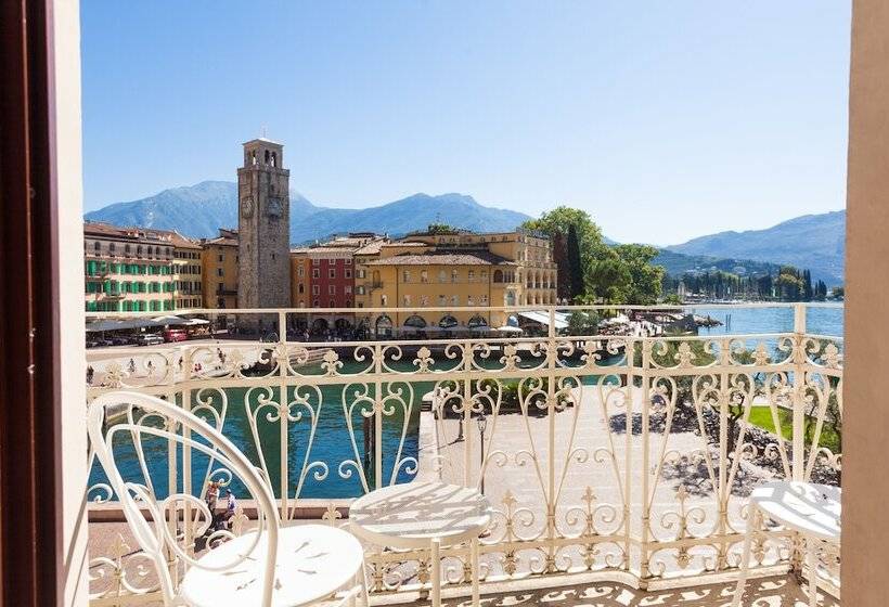 هتل Europa  Skypool & Panorama