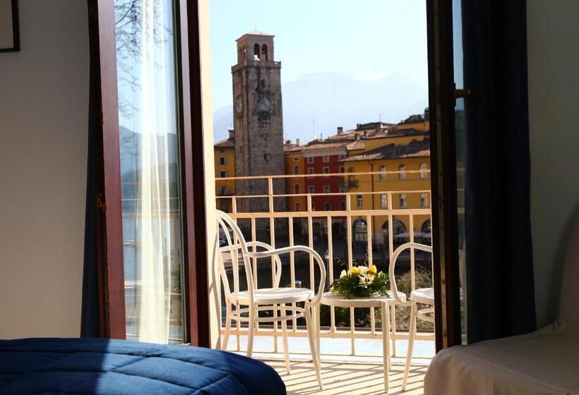 هتل Europa  Skypool & Panorama