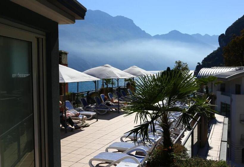 هتل Europa  Skypool & Panorama