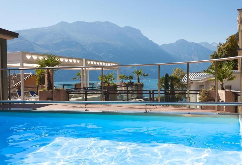 هتل Europa  Skypool & Panorama