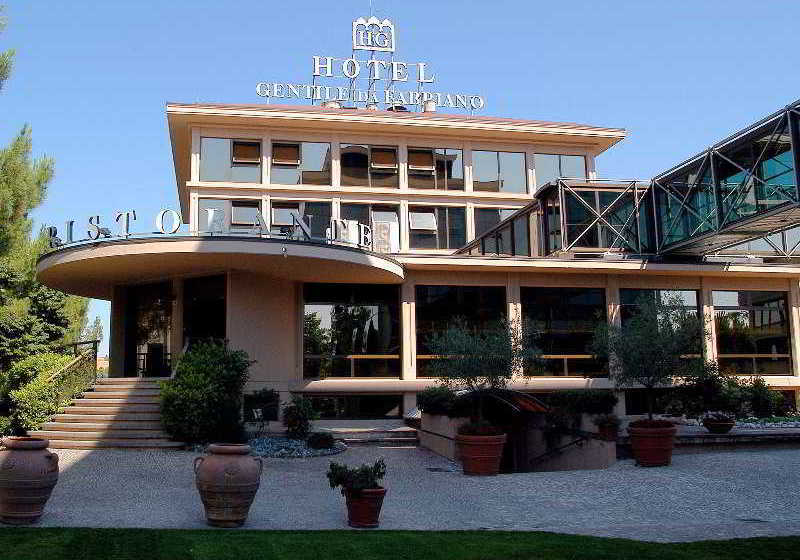 فندق Gentile Da Fabriano