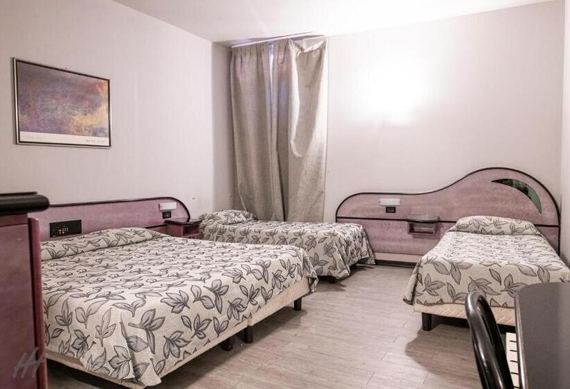 Hotel Holiday  Alla Finestrella