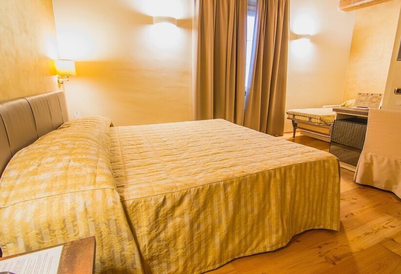 בית מלון כפרי Parco Borromeo  Monza Brianza