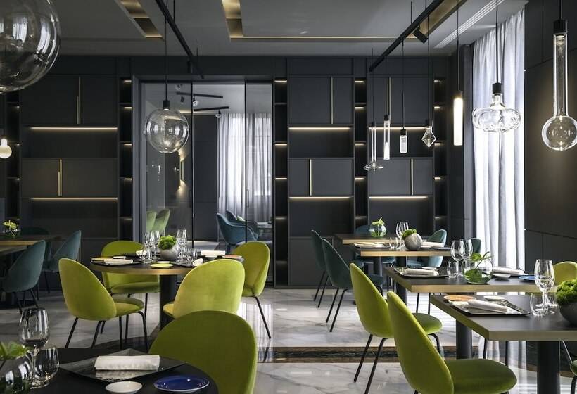 ホテル Plaza E De Russie  Relais & Chateaux