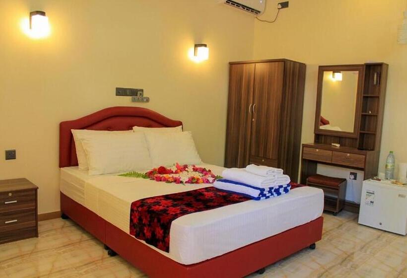 Pensió Evila Inn   Thoddoo