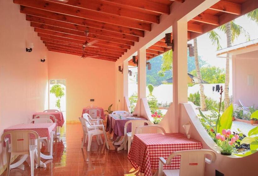 Pensió Evila Inn   Thoddoo