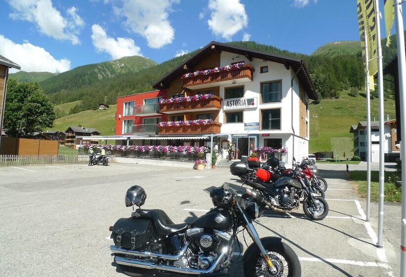 בית מלון כפרי Astoria